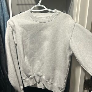 aritzia TNA cosy fleece perfect fit , size xs, colour cloud white,slight wear!